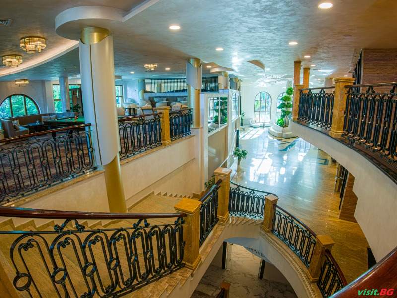 Петзвезден лукс първа линия, вътрешен басейн