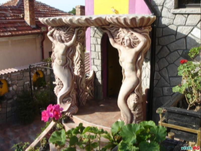 Хотел Замъкът, Сарафово