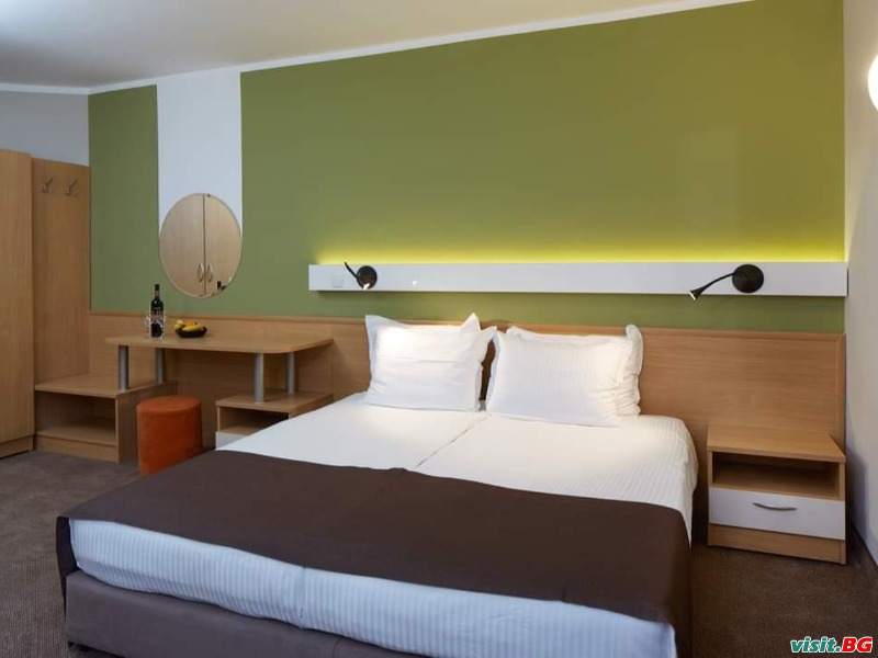 Хотел Актиния, Слънчев бряг 13