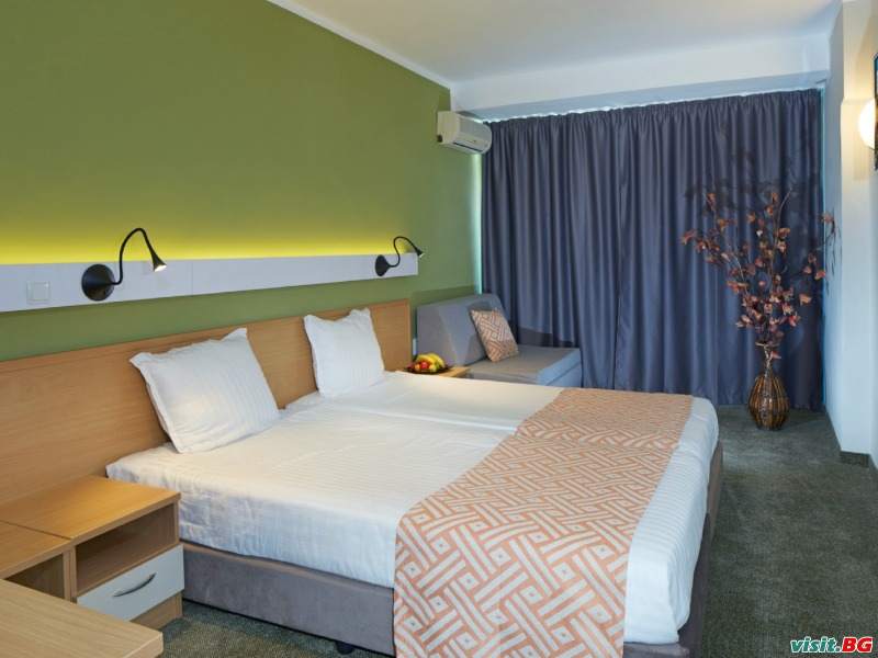 Хотел Актиния, Слънчев бряг 12