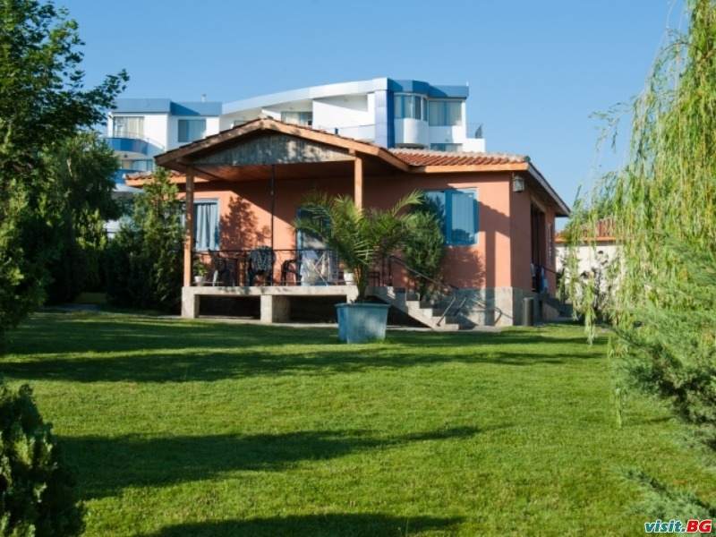 Хотел Мерлин, Лозенец 11