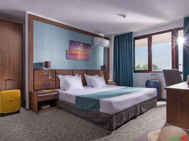 Поморие Сън, Слънчев бряг 12