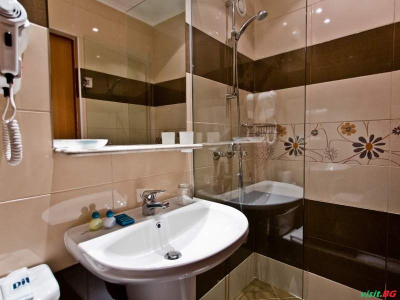 Клуб хотел Еврика, Слънчев бряг 8