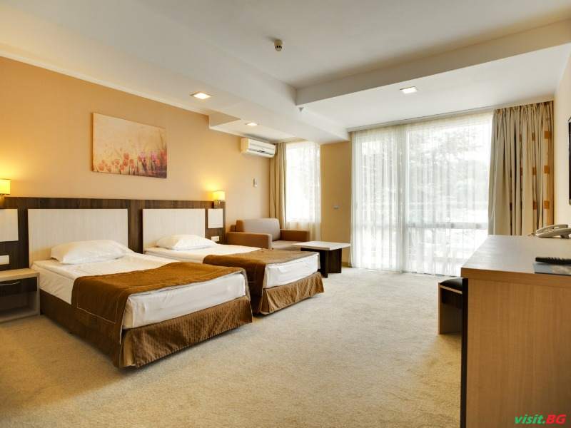 Клуб хотел Еврика, Слънчев бряг 6