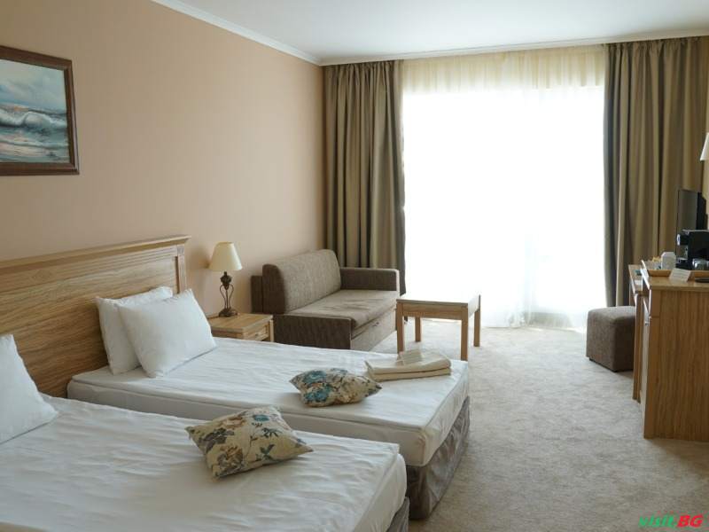 Клуб хотел Еврика, Слънчев бряг 9