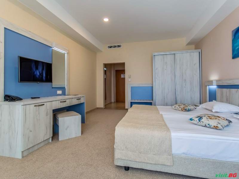 Клуб хотел Еврика, Слънчев бряг 11