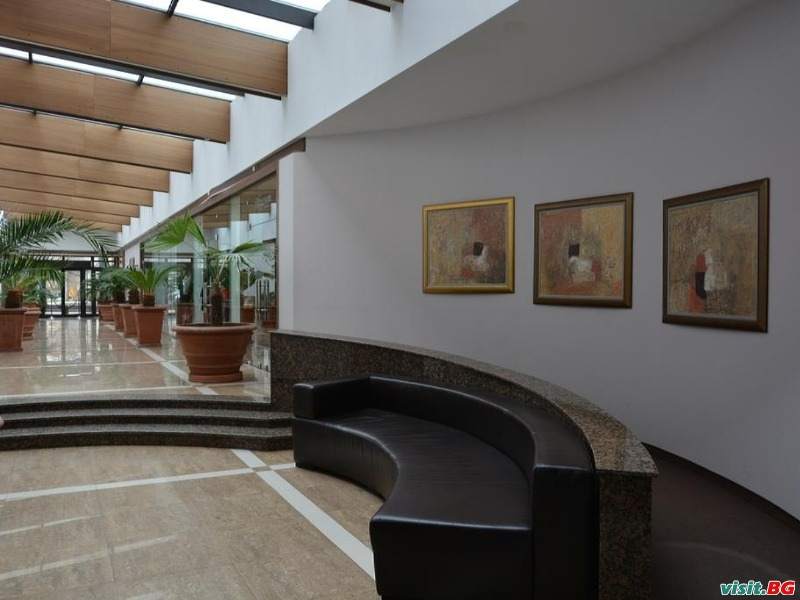 Президиум Палас, Ловеч