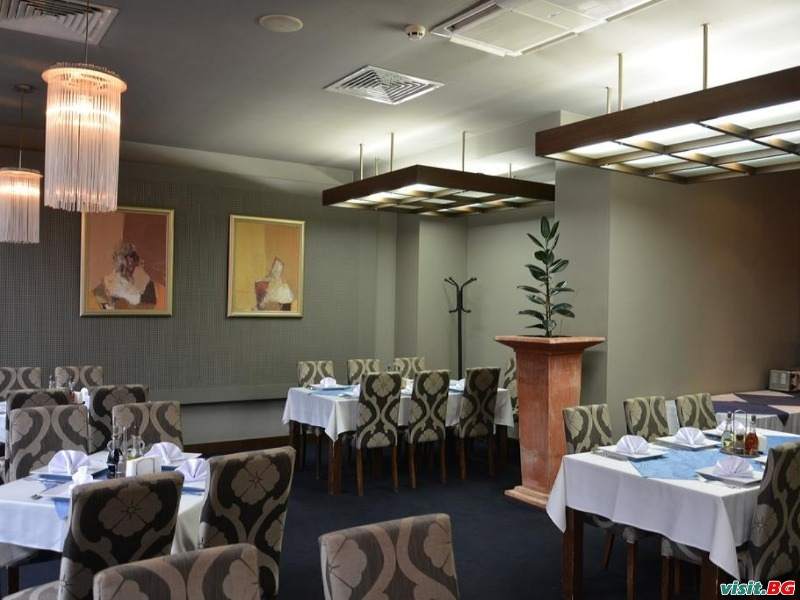 Президиум Палас, Ловеч