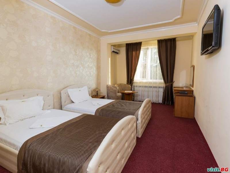 Хотел Зорница, Казанлък