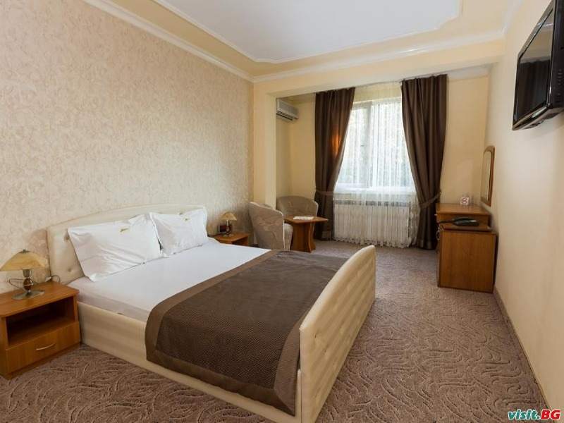 Хотел Зорница, Казанлък