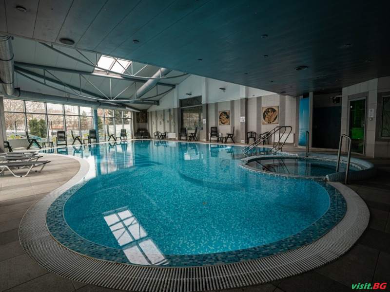 Хотел Дипломат Плаза, Луковит 21