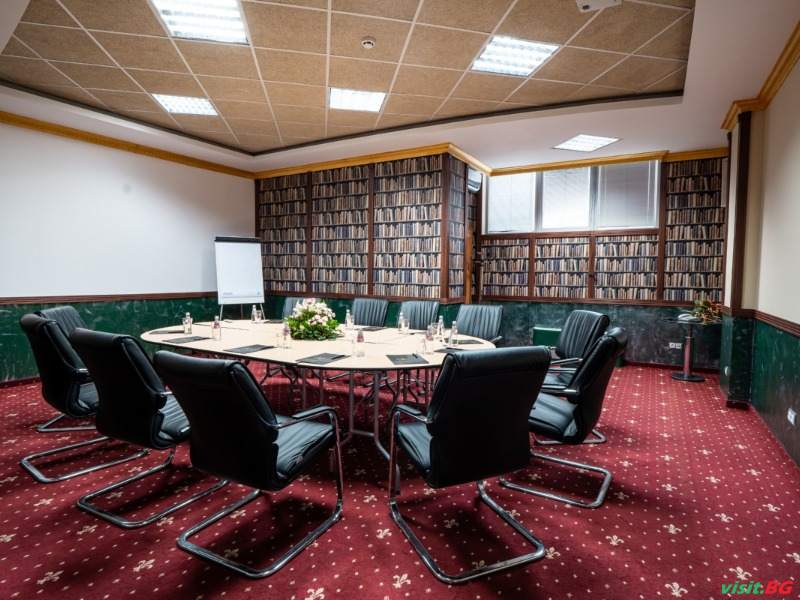 Хотел Дипломат Плаза, Луковит 28