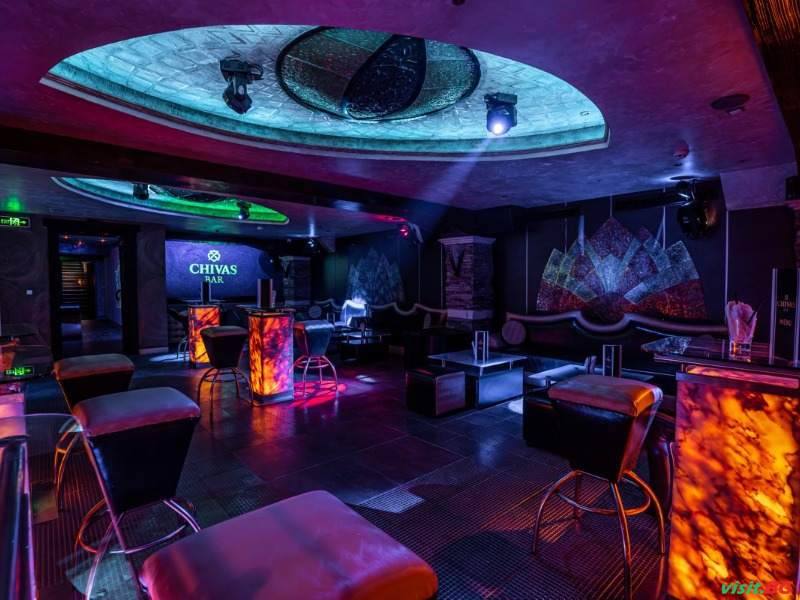 Хотел Дипломат Плаза, Луковит 20