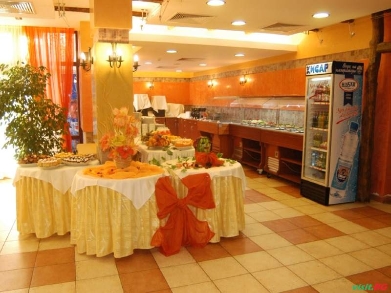 Хотел Кипарисите, Слънчев бряг 9
