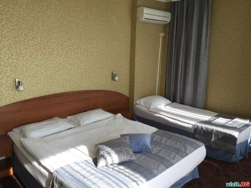 Хотел Лазурен бряг, Сарафово