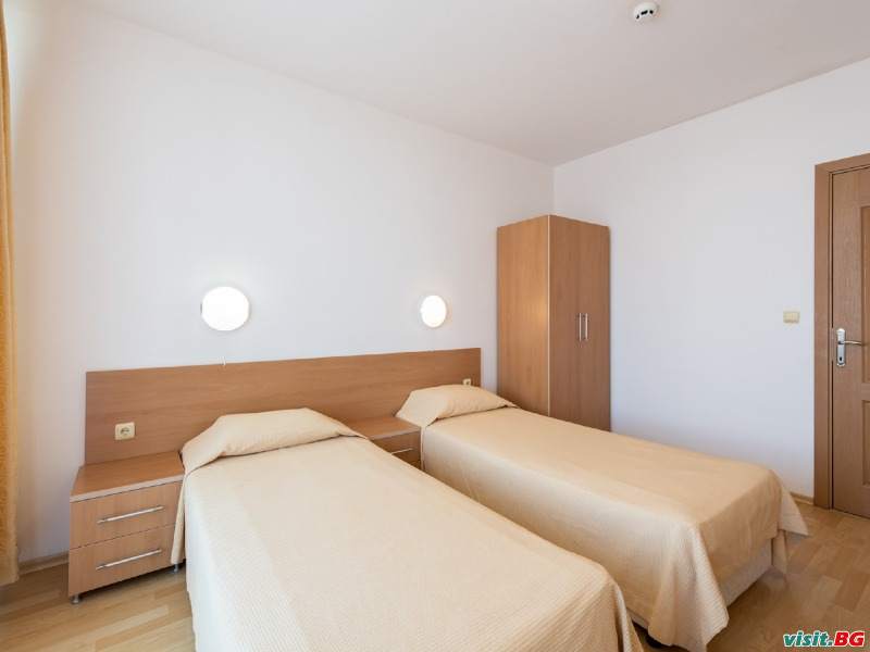 Хотел Тракия Плаза, Слънчев бряг 49