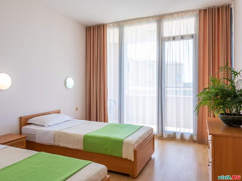 Хотел Тракия Плаза, Слънчев бряг 53