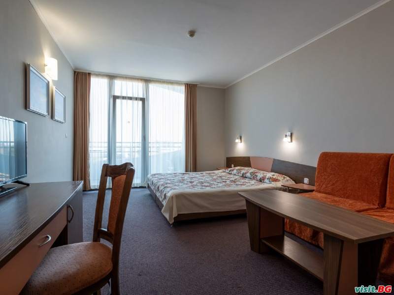 Хотел Тракия Плаза, Слънчев бряг 60