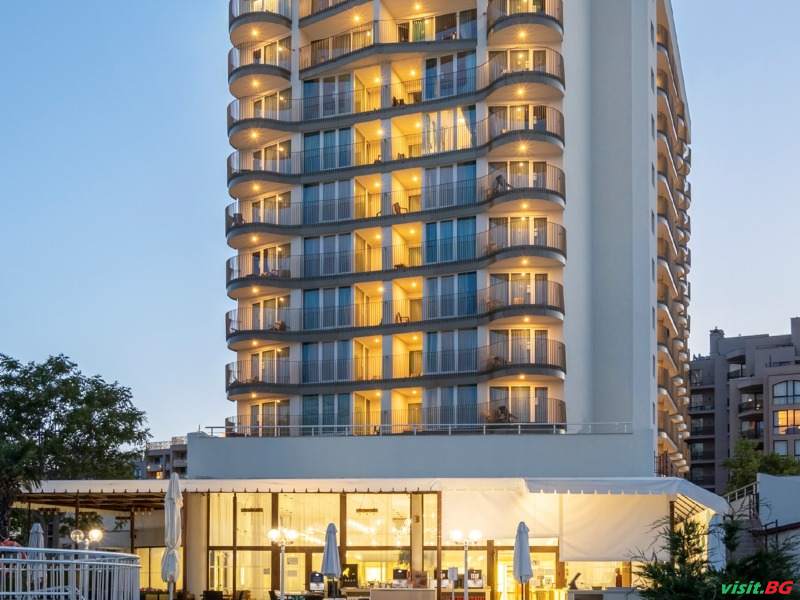 Гранд хотел Съни Бийч