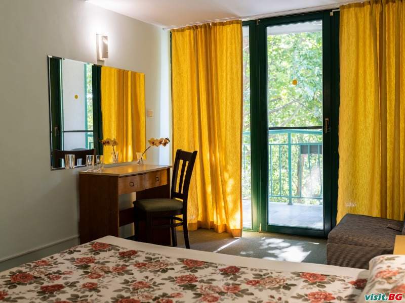 Хотел Тракия, Слънчев бряг 32