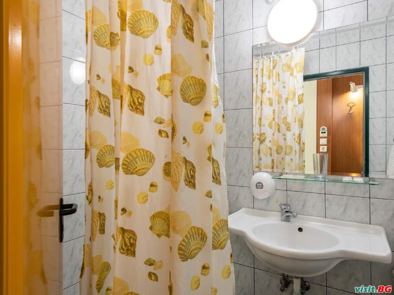 Хотел Тракия, Слънчев бряг 33