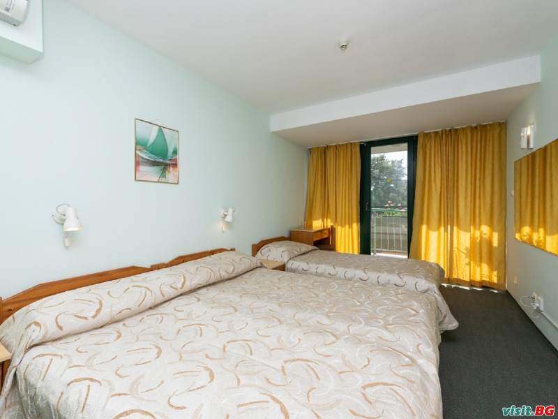Хотел Тракия, Слънчев бряг 27