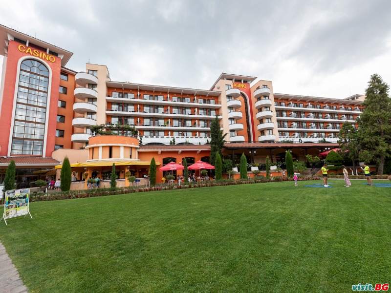 Хотел Хризантема