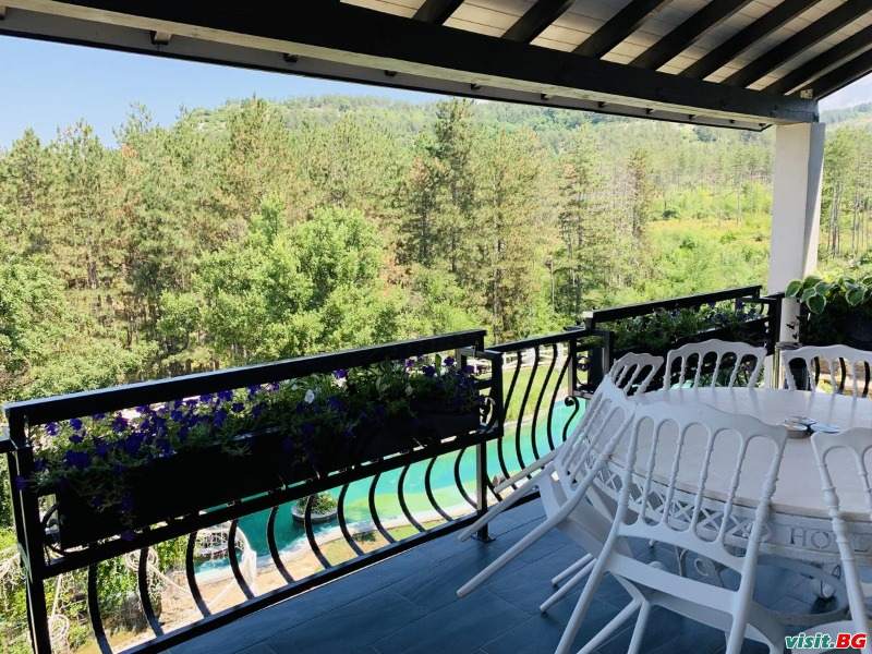 Хотел Конак, Момчилград