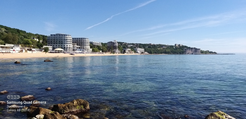 Много хубаво място за почивка, Автор ЦВЕТЕЛИН